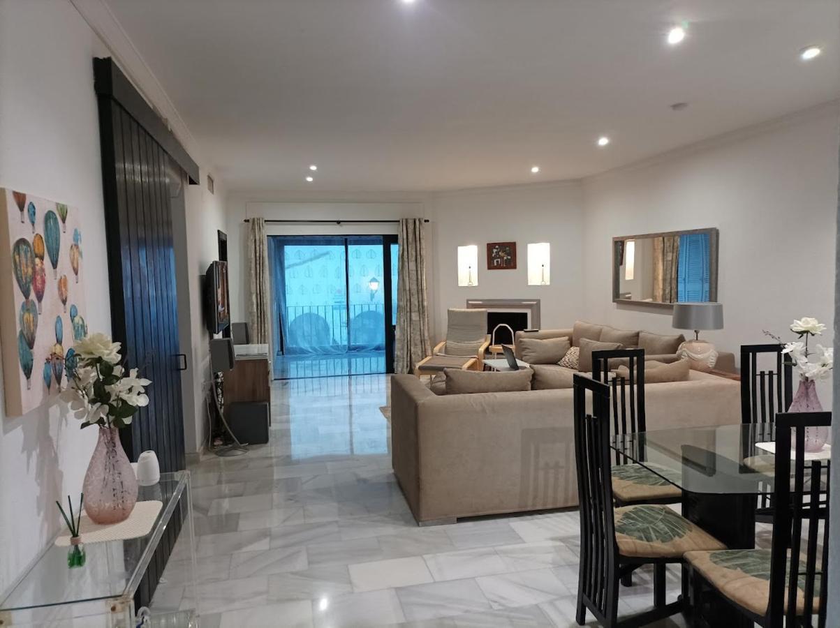 Large 2 Bed Apt Puerto Banus Marina Private Parking Apartment Marbella Luaran gambar