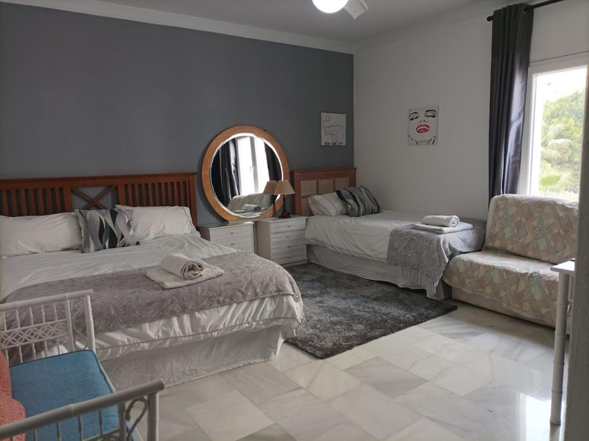 Large 2 Bed Apt Puerto Banus Marina Private Parking Apartment Marbella Luaran gambar